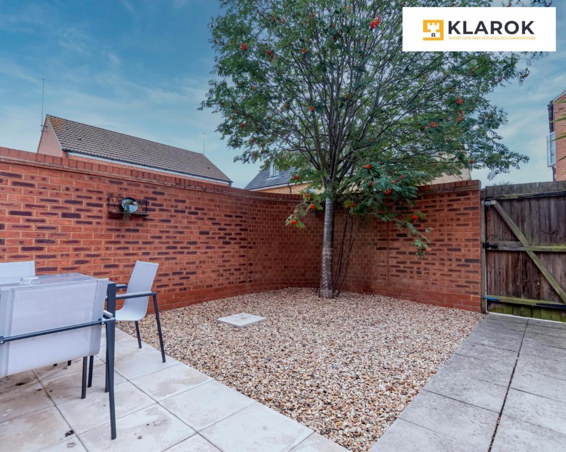 Klarok's Comfy Centre House: Extended With Ps4 & Parking Holiday home