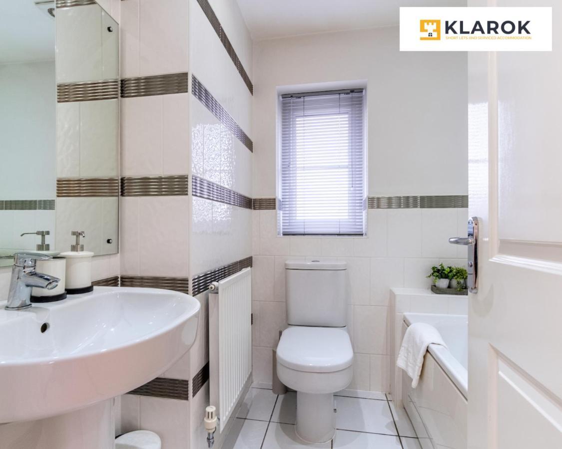 Klarok's Long-stay Lodge: 4-bed Retreat With Pool Table * Peterborough