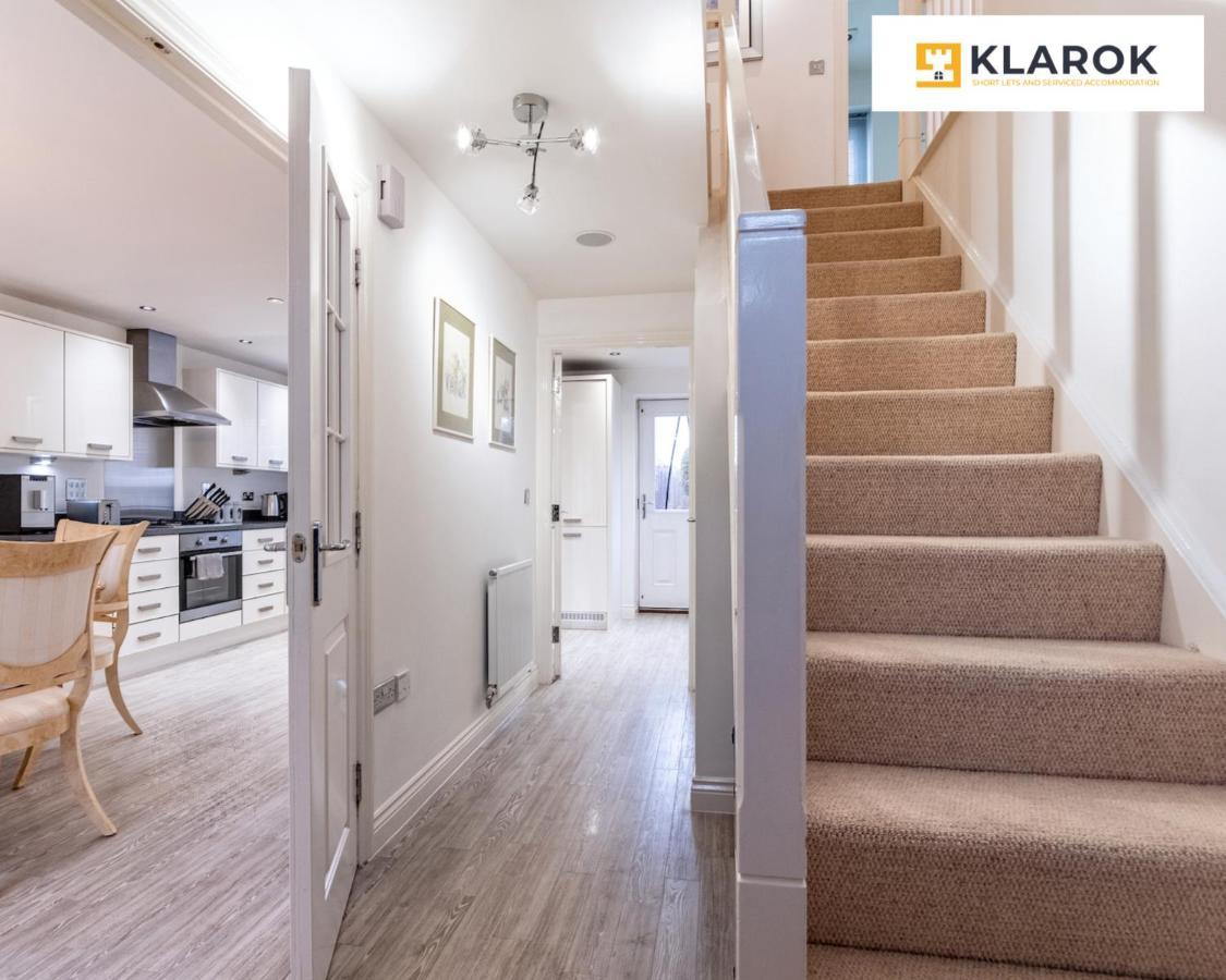 Klarok's Long-stay Lodge: 4-bed Retreat With Pool Table Holiday home