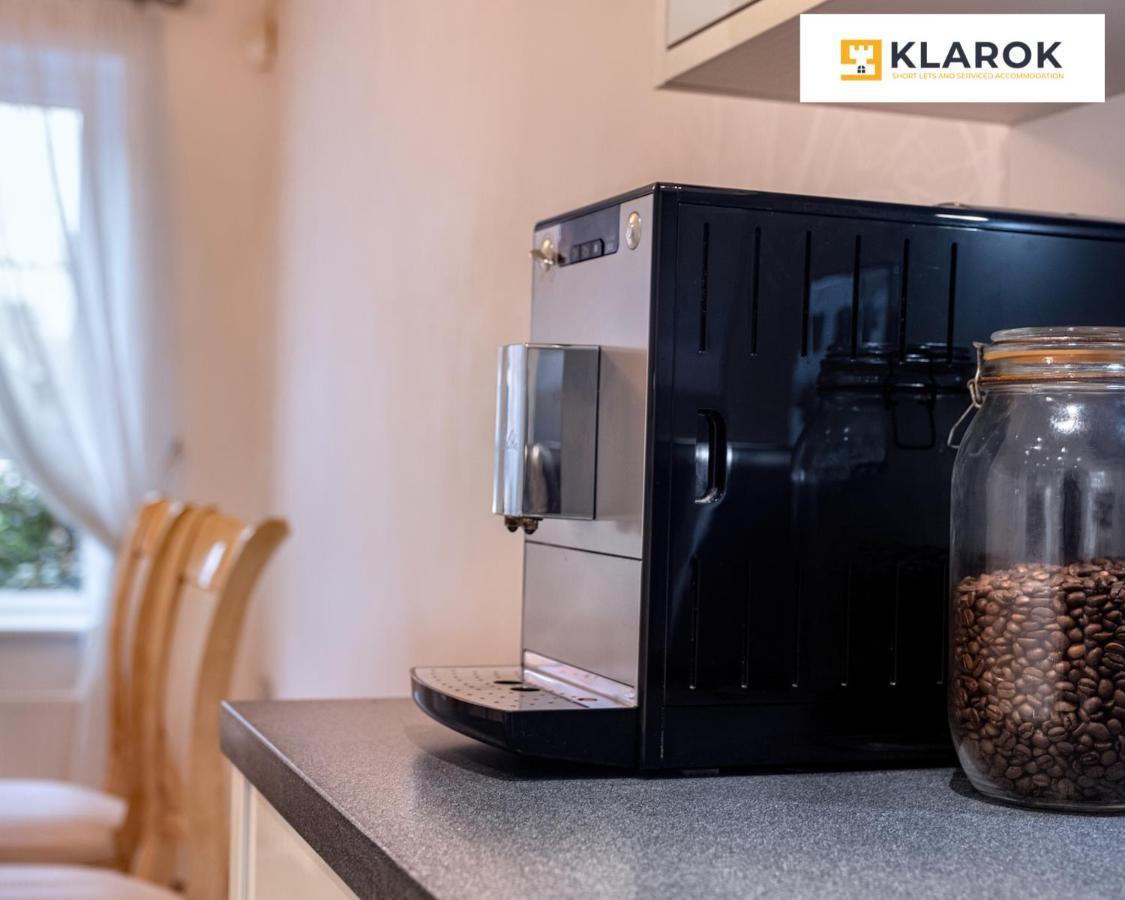 Klarok's Long-stay Lodge: 4-bed Retreat With Pool Table Holiday home Peterborough