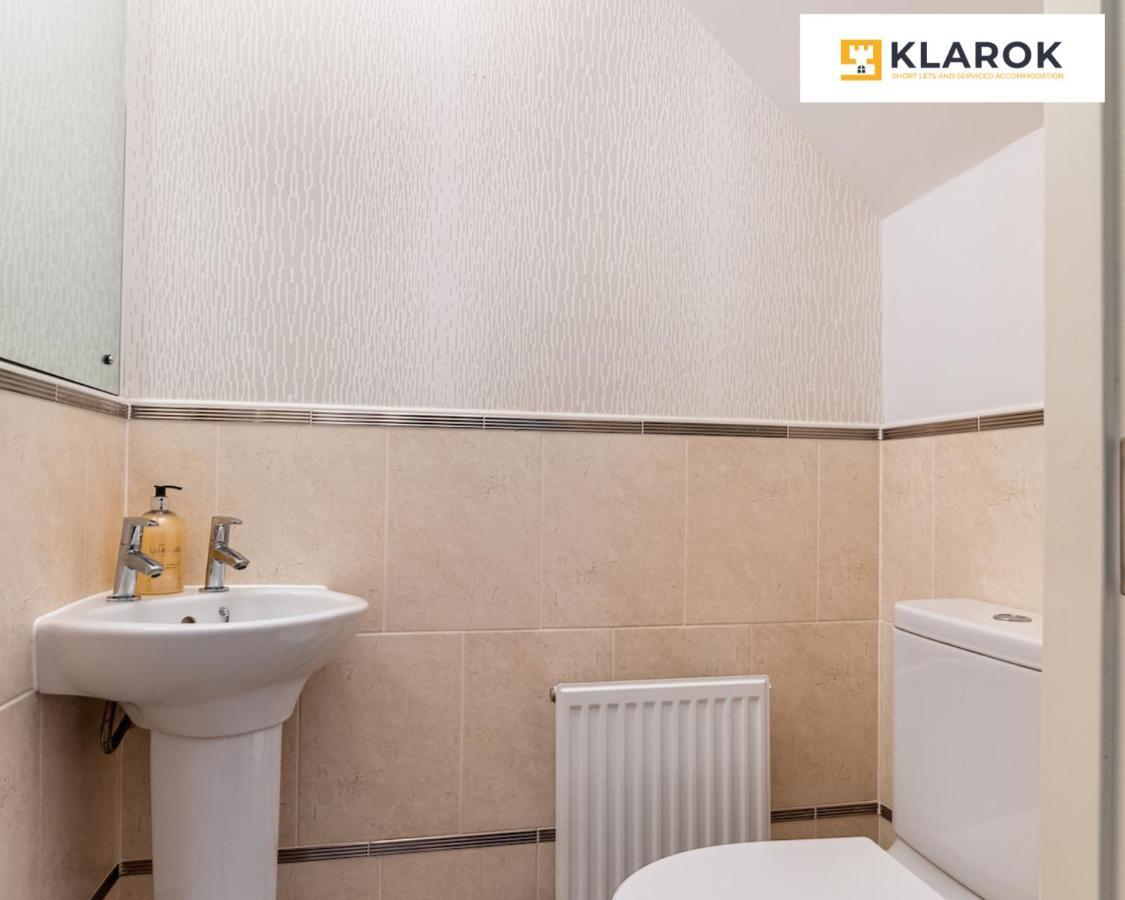 Holiday home Klarok's Long-stay Lodge: 4-bed Retreat With Pool Table Peterborough