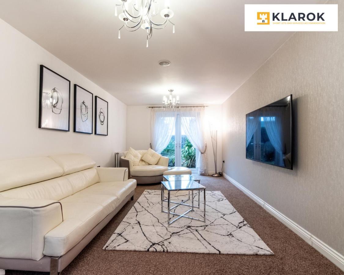 Holiday home Klarok's Long-stay Lodge: 4-bed Retreat With Pool Table *