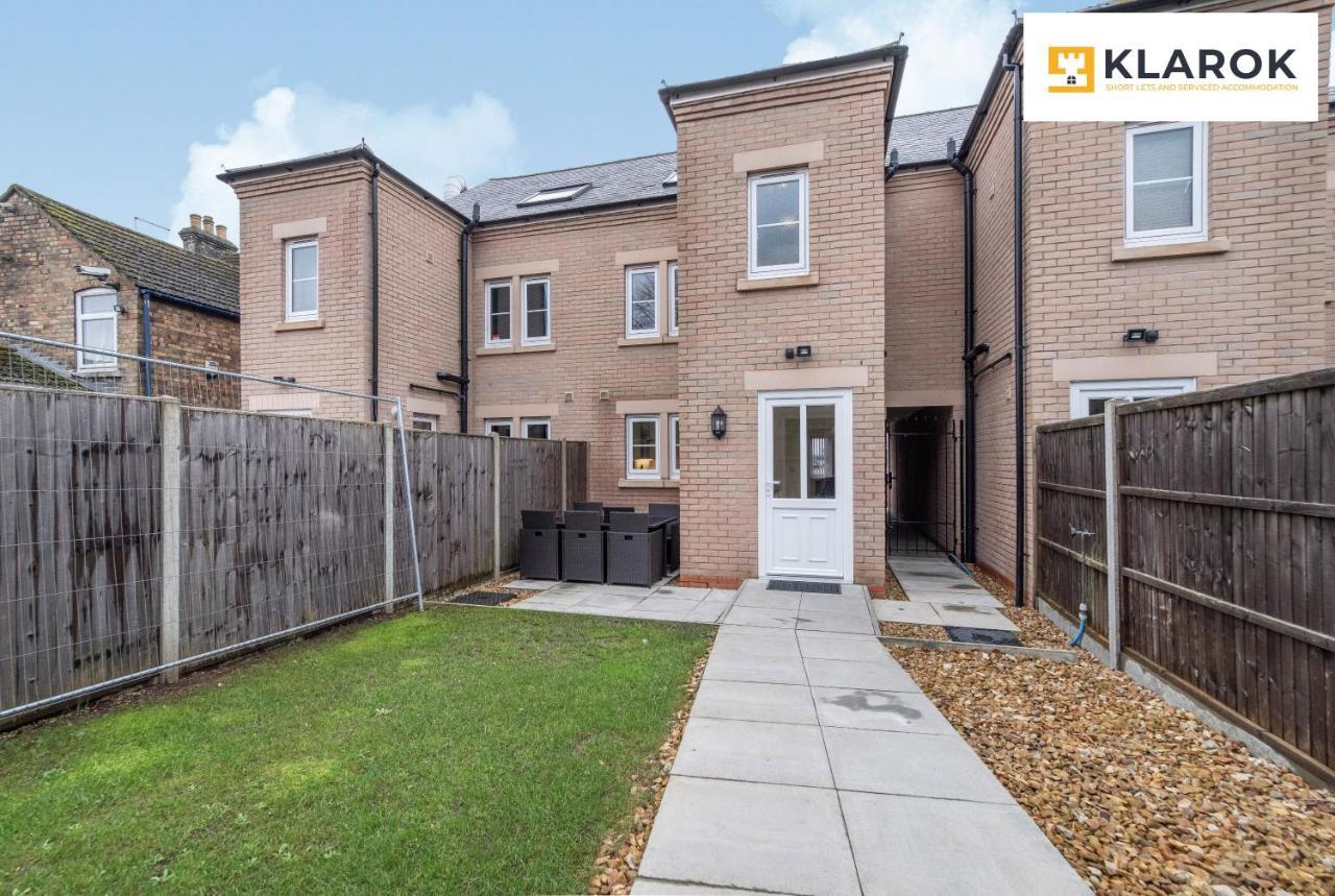 Holiday home Klarok's Spacious 4-bed Extended Peterborough