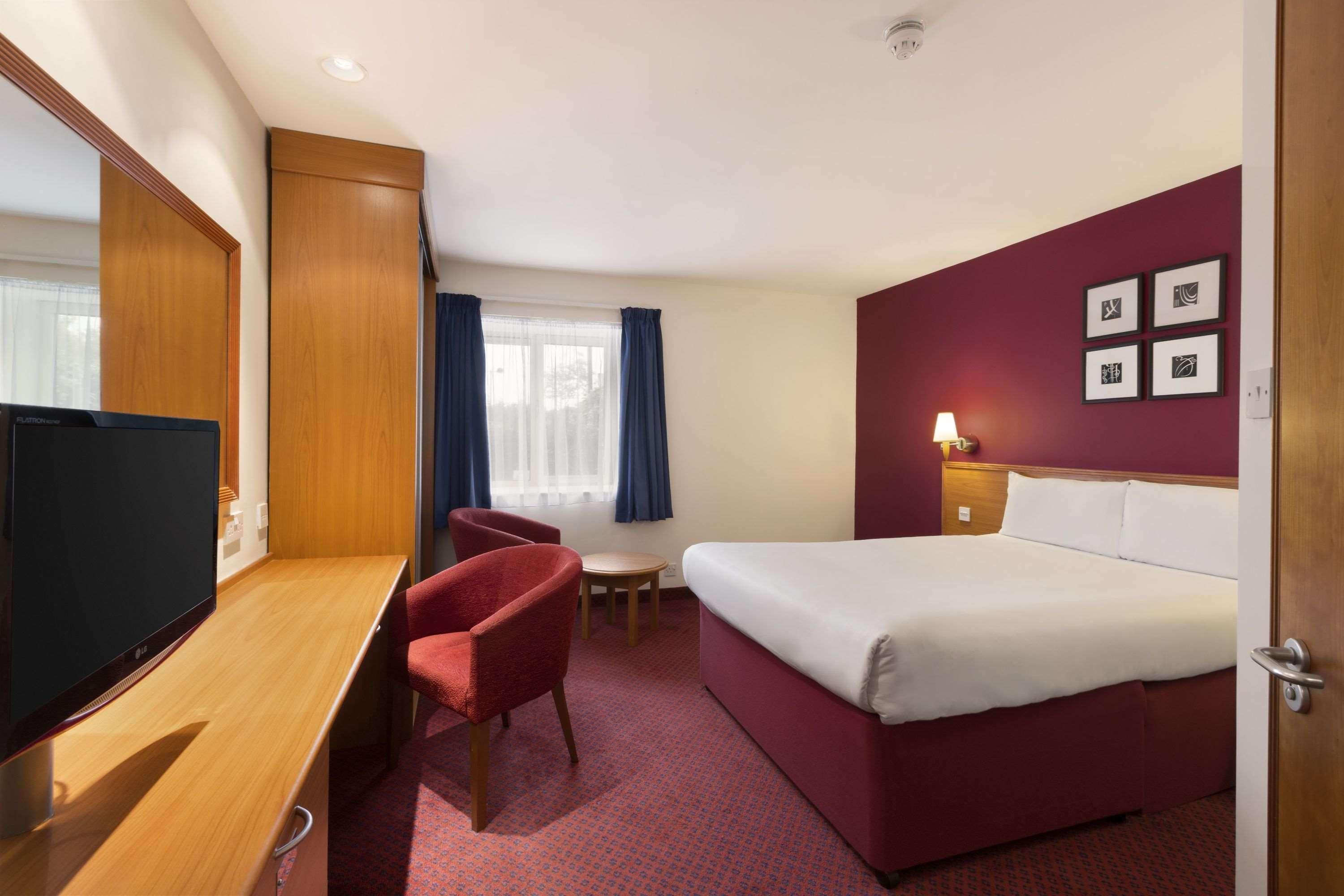 Days Hotel