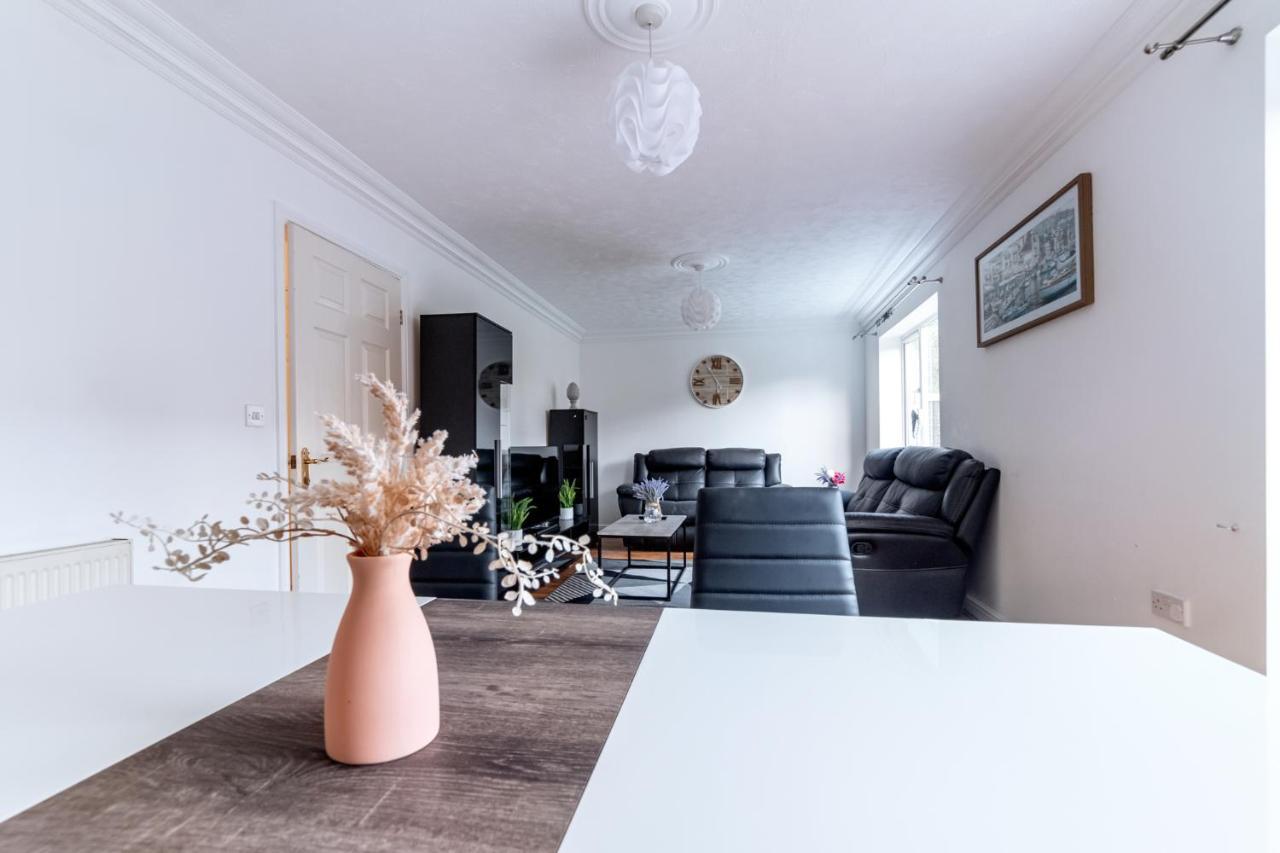 Holiday home Lyvelly Gardens By Incredible
