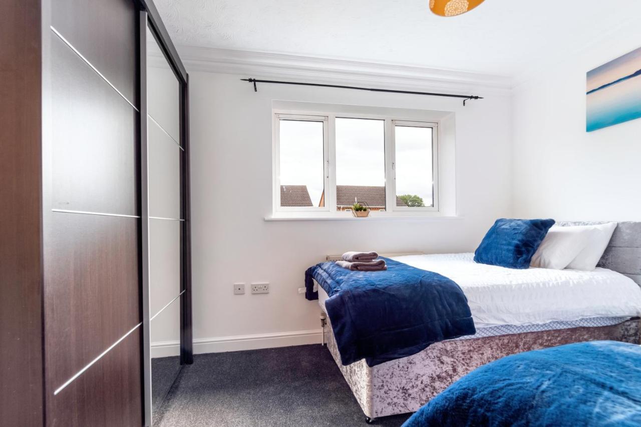 Lyvelly Gardens By Incredible Holiday home Peterborough