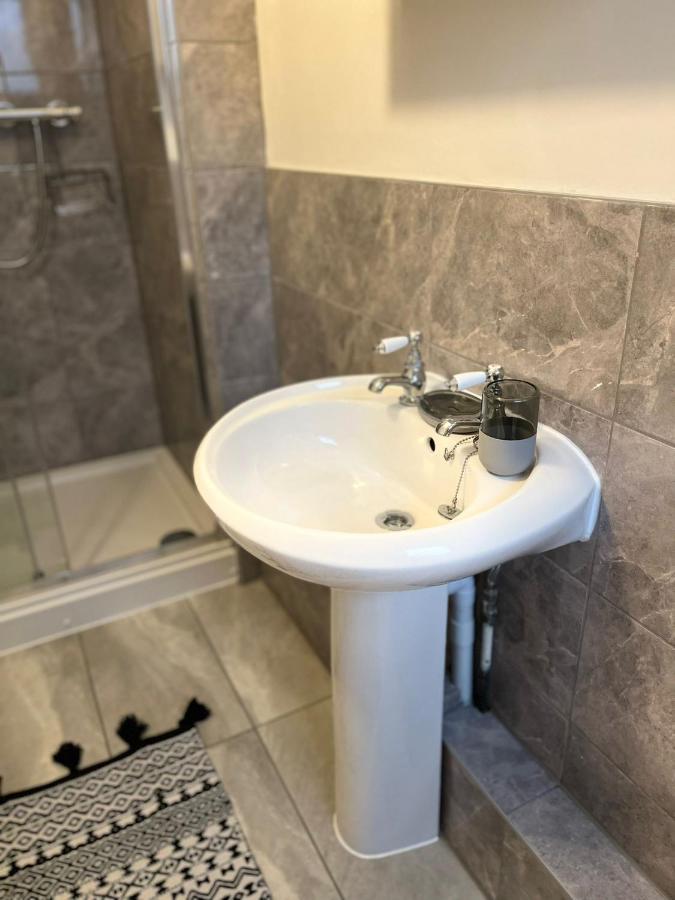 Apartment Perfect 1 Bed - With Parking, Wifi, Tv, Desk Peterborough