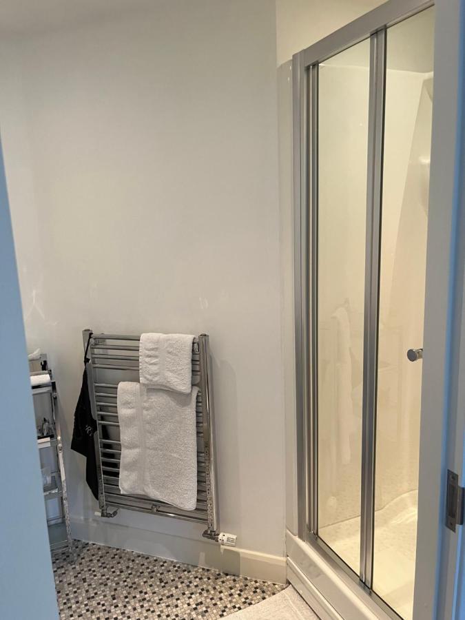 Peterborough, Hampton Vale Lakeside En-suite Large Double Bedroom With Great Modern Facilities * Peterborough