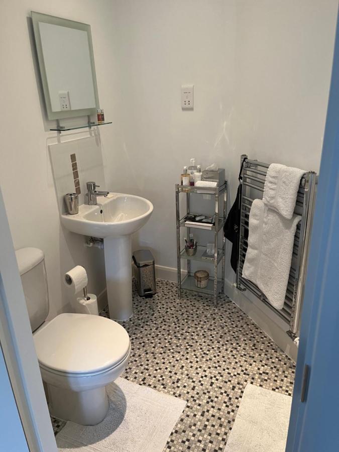 Homestay Peterborough, Hampton Vale Lakeside En-suite Large Double Bedroom With Great Modern Facilities Peterborough
