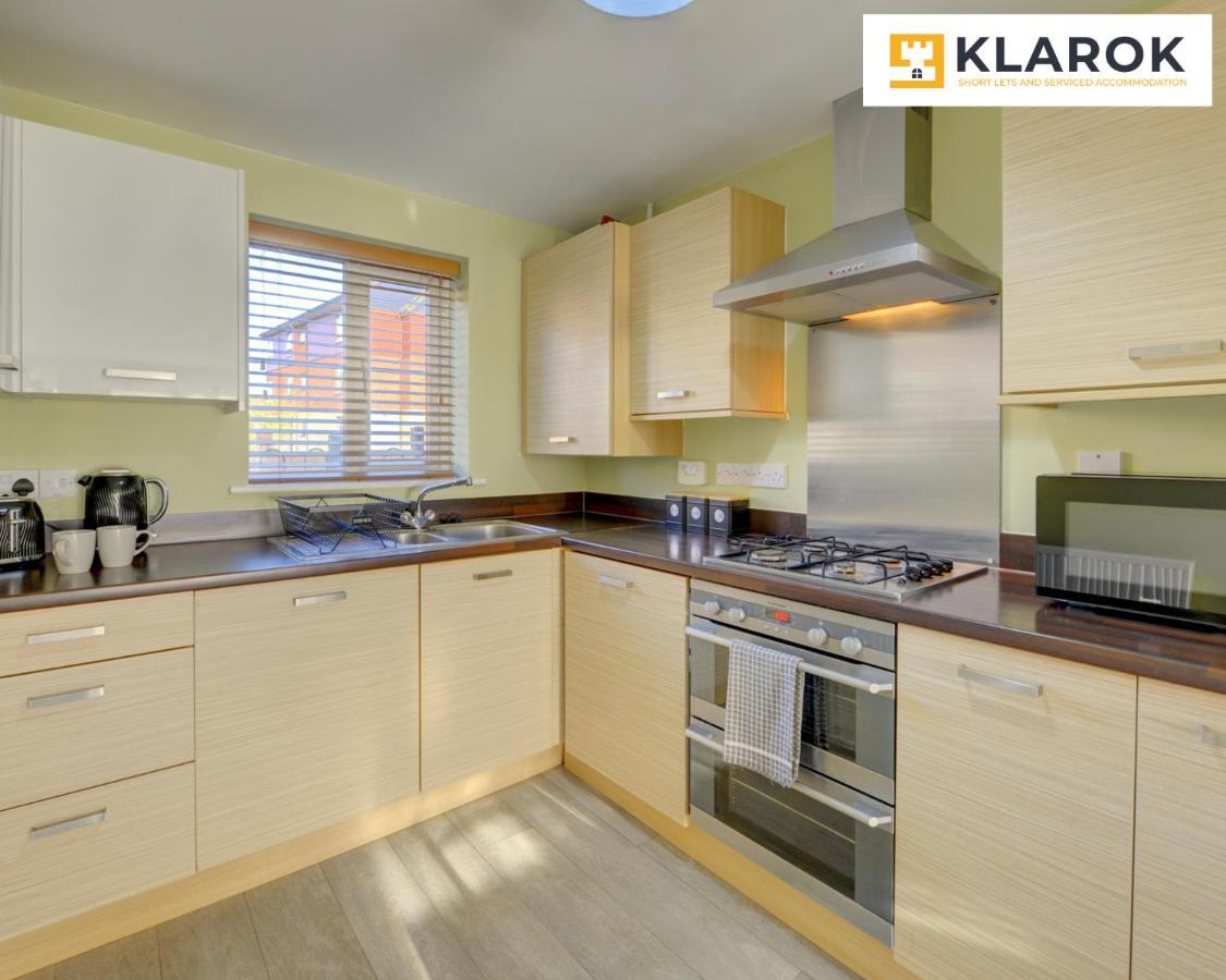 Holiday home Large 4 Bedroom Semi-detached House Sleeps 7 By Klarok Short Lets & Serviced