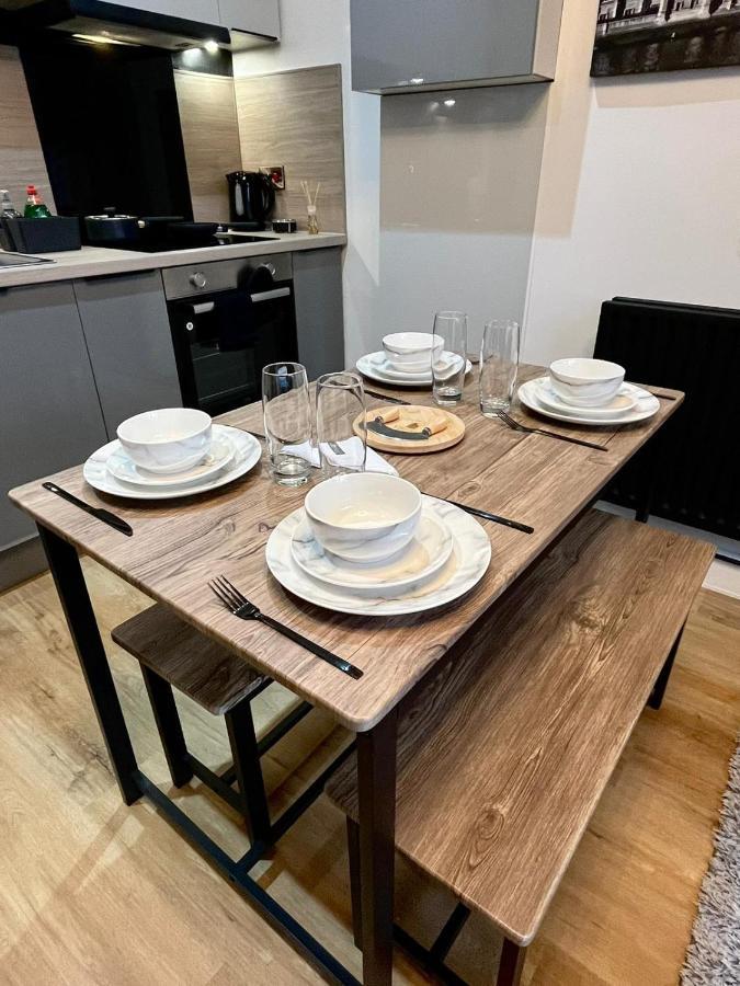 Perfect 1 Bed - With Parking, Wifi, Tv, Desk * Peterborough