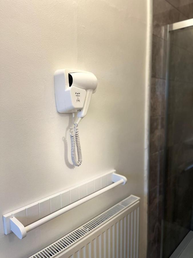Perfect 1 Bed - With Parking, Wifi, Tv, Desk *