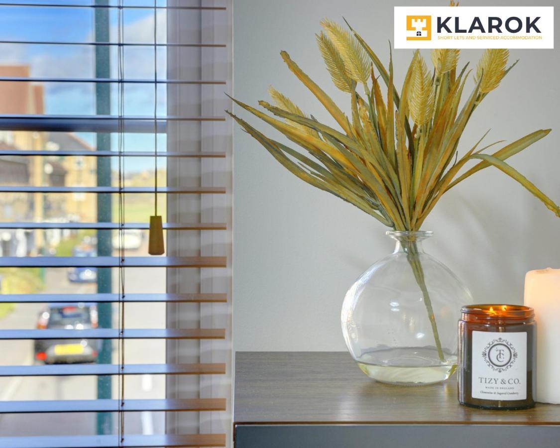 Holiday home Large 4 Bedroom Semi-detached House Sleeps 7 By Klarok Short Lets & Serviced Peterborough