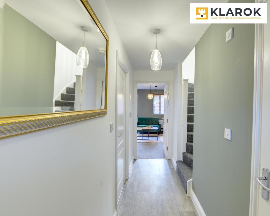 Holiday home Large 4 Bedroom Semi-detached House Sleeps 7 By Klarok Short Lets & Serviced *