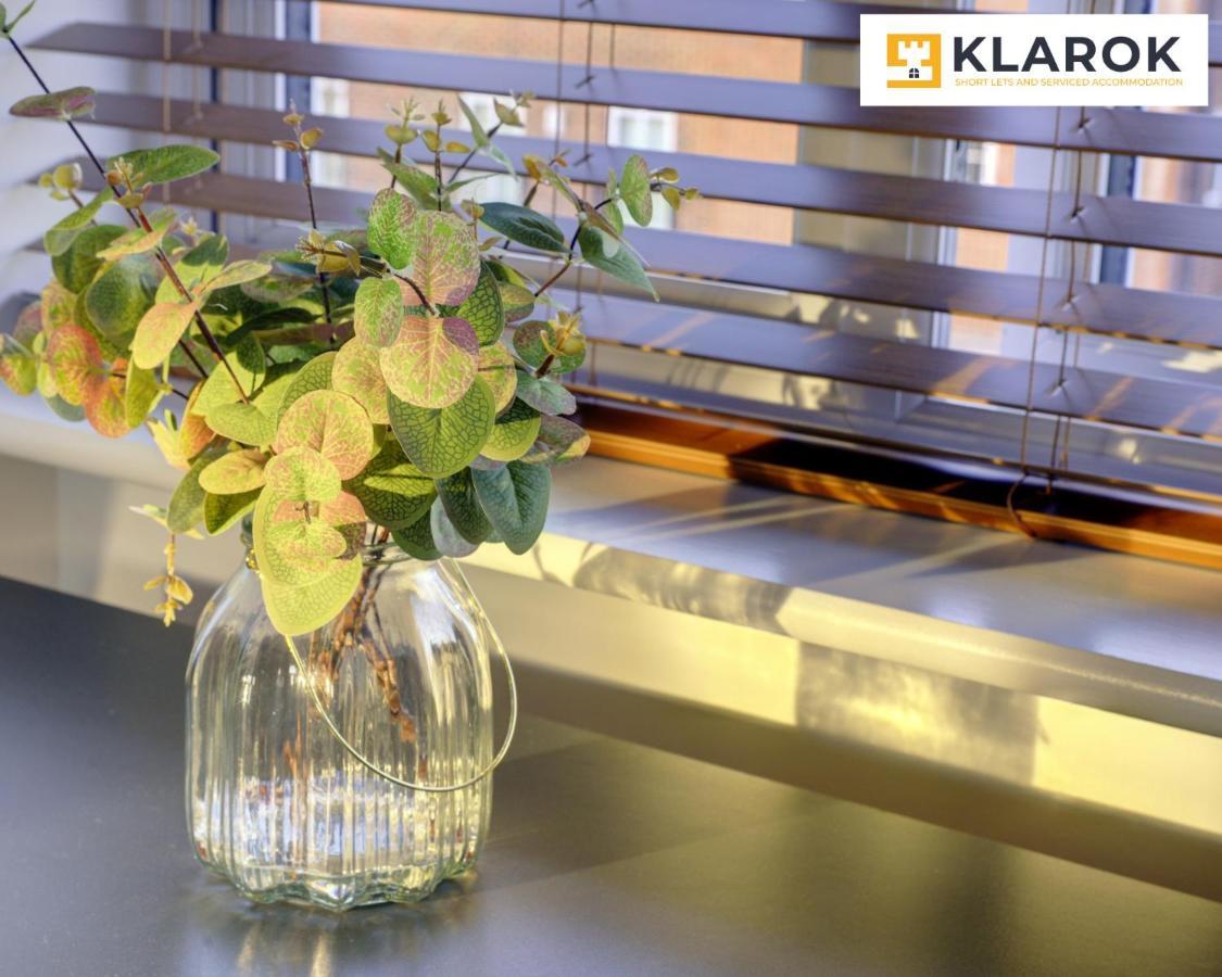 Large 4 Bedroom Semi-detached House Sleeps 7 By Klarok Short Lets & Serviced * Peterborough