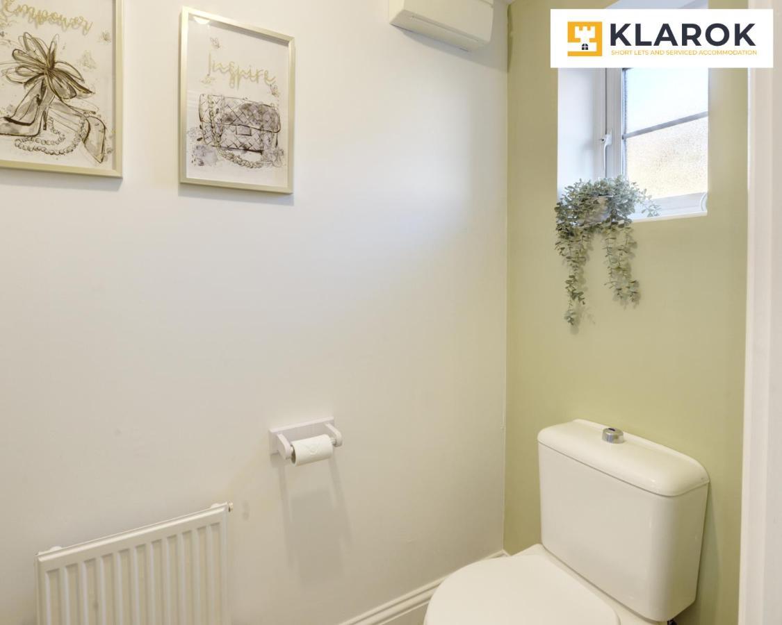 Large 4 Bedroom Semi-detached House Sleeps 7 By Klarok Short Lets & Serviced * Peterborough