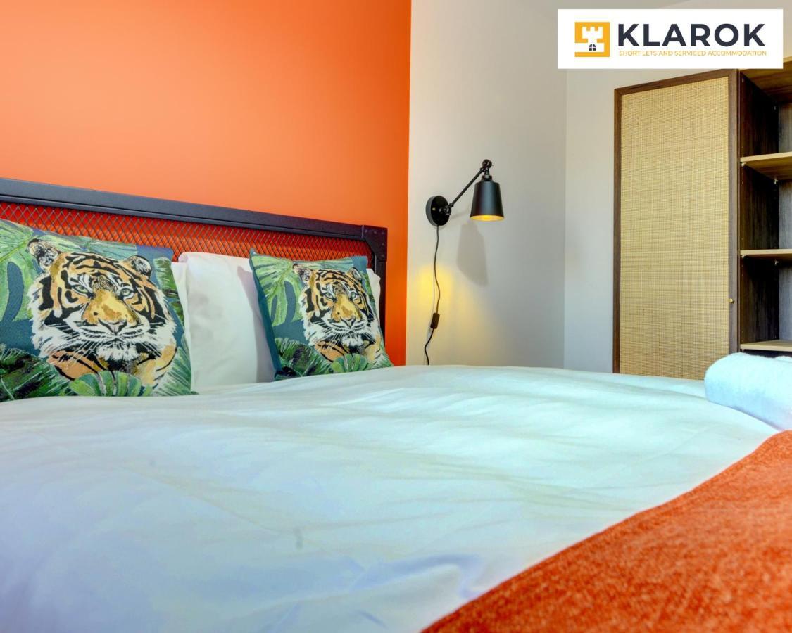 Holiday home Large 4 Bedroom Semi-detached House Sleeps 7 By Klarok Short Lets & Serviced