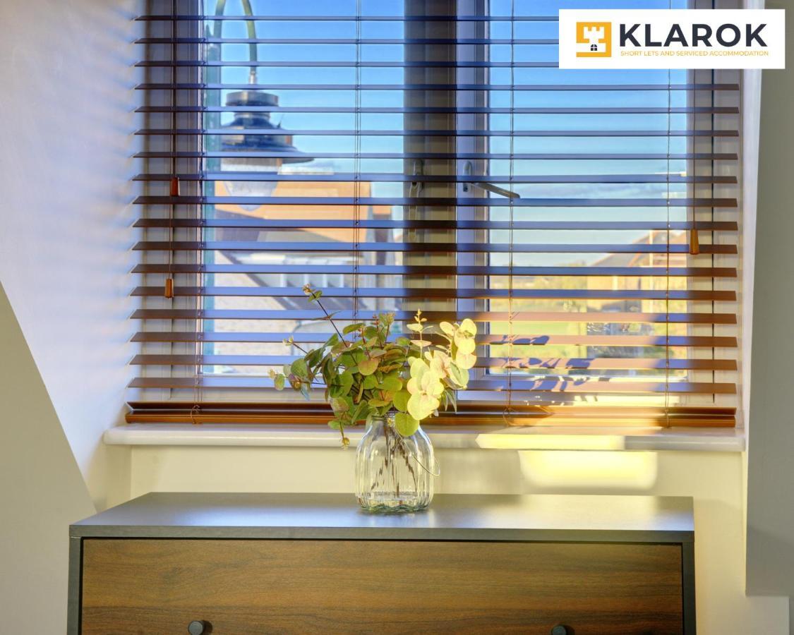 Large 4 Bedroom Semi-detached House Sleeps 7 By Klarok Short Lets & Serviced Peterborough