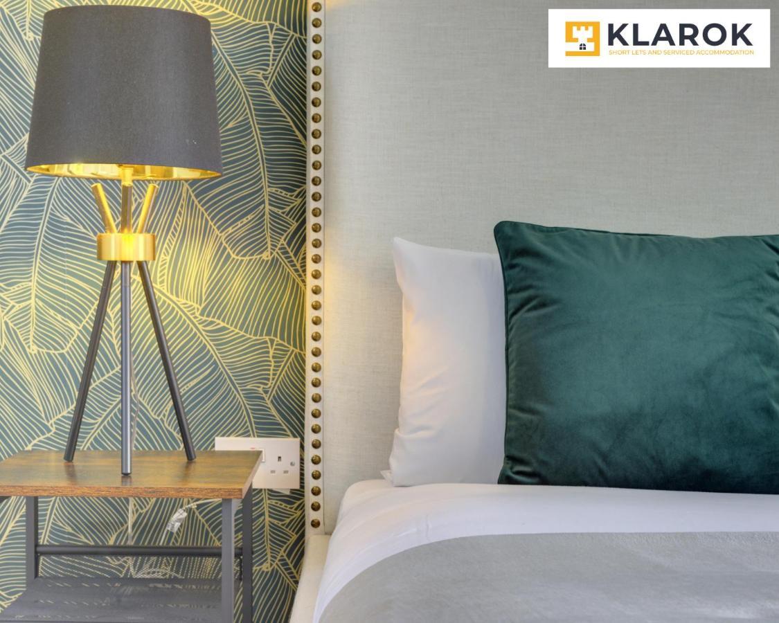 Large 4 Bedroom Semi-detached House Sleeps 7 By Klarok Short Lets & Serviced * Peterborough