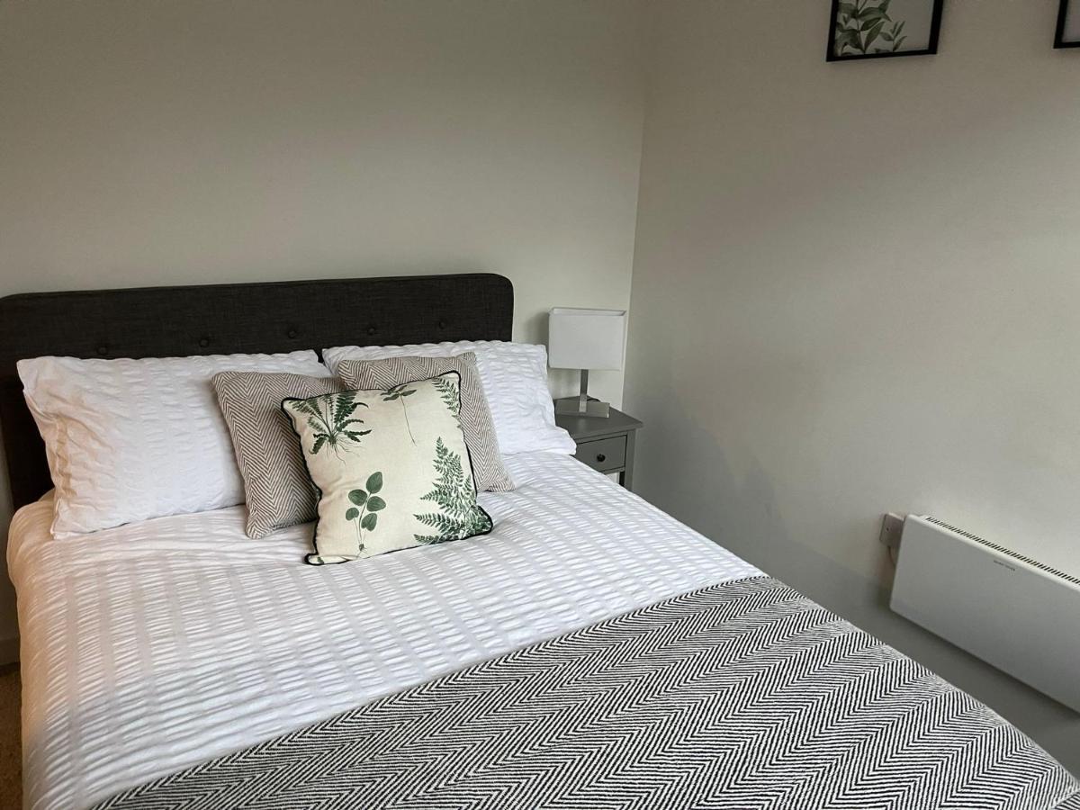 107 Bayard Apartments- Ground Floor With Outdoor Garden Area Apartment *