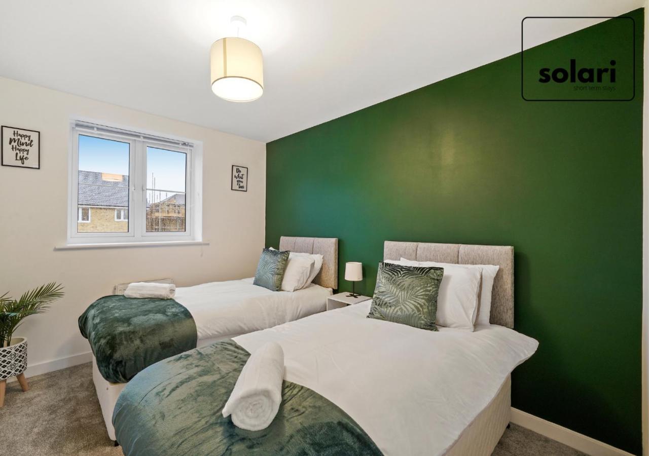 Lux Contractor Oasis: Extended With Free Parking & Streaming Peterborough