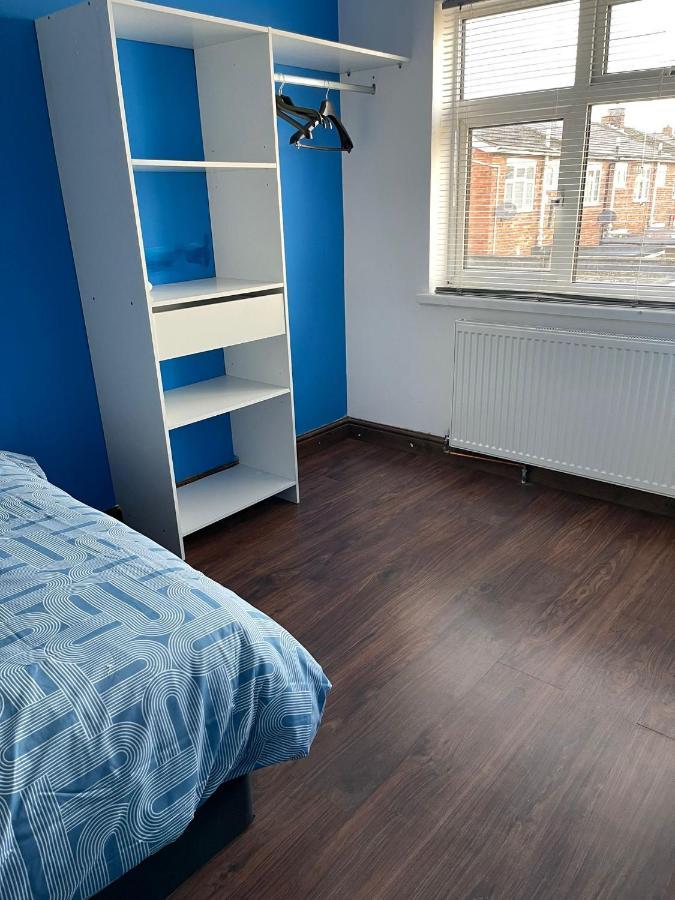 Sunny Flowerside Homestay Peterborough