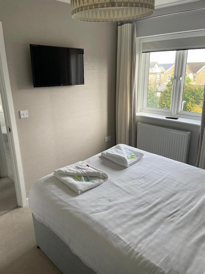 The Townhouse @thorpe Road Holiday home Peterborough