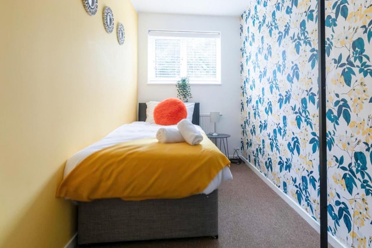 Emerald House Leisure & Contractors Apartment *
