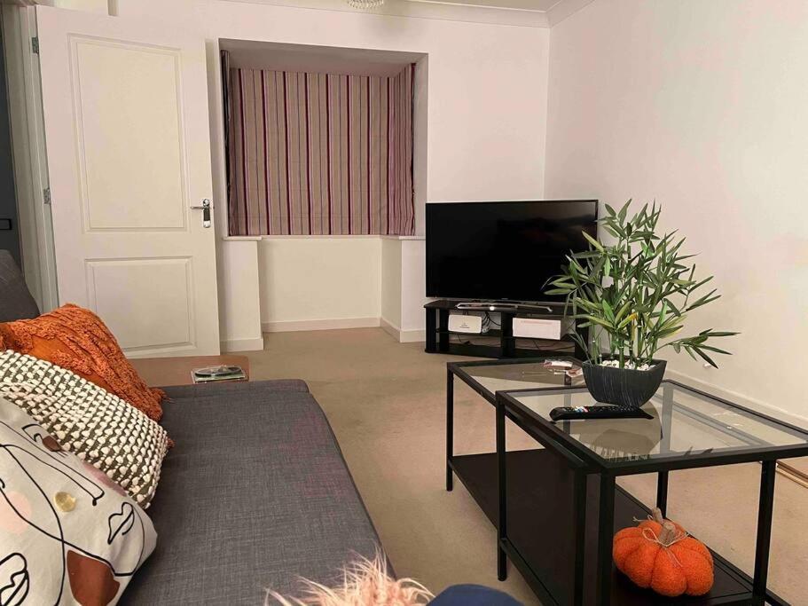 Apartment Modern - Free Parking - Contractors Welcome Peterborough