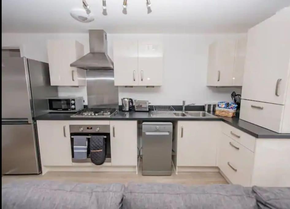 1 Bedroom Flat In Centre Apartment