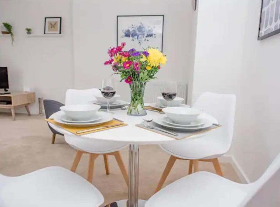 1 Bedroom Flat In Centre Apartment