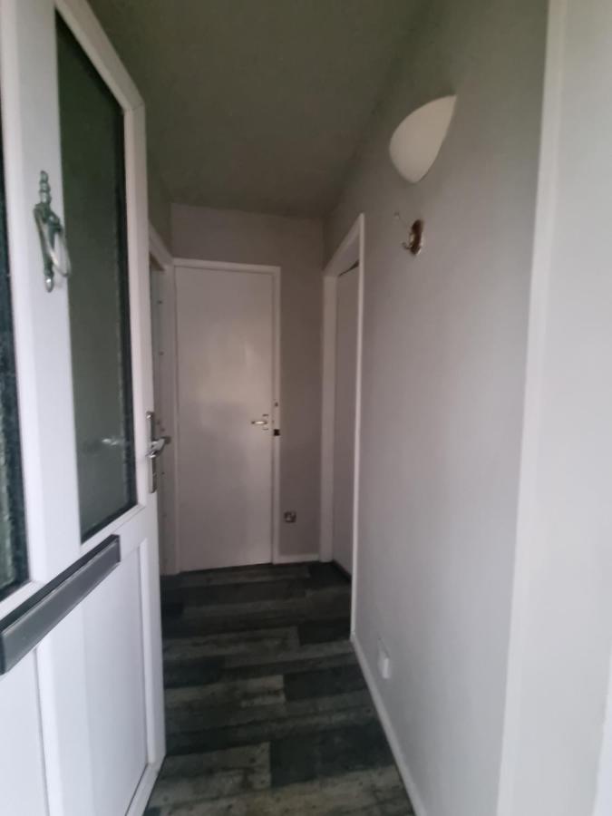 Studio For Young Professionals Needing To In Apartment Peterborough