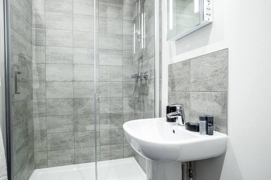 Bayard Centre 2 Bedroom * Peterborough