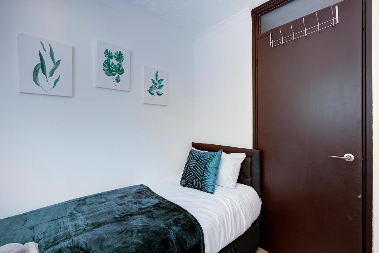 Great Location Free Parking Contractor Leisure Apartment Peterborough