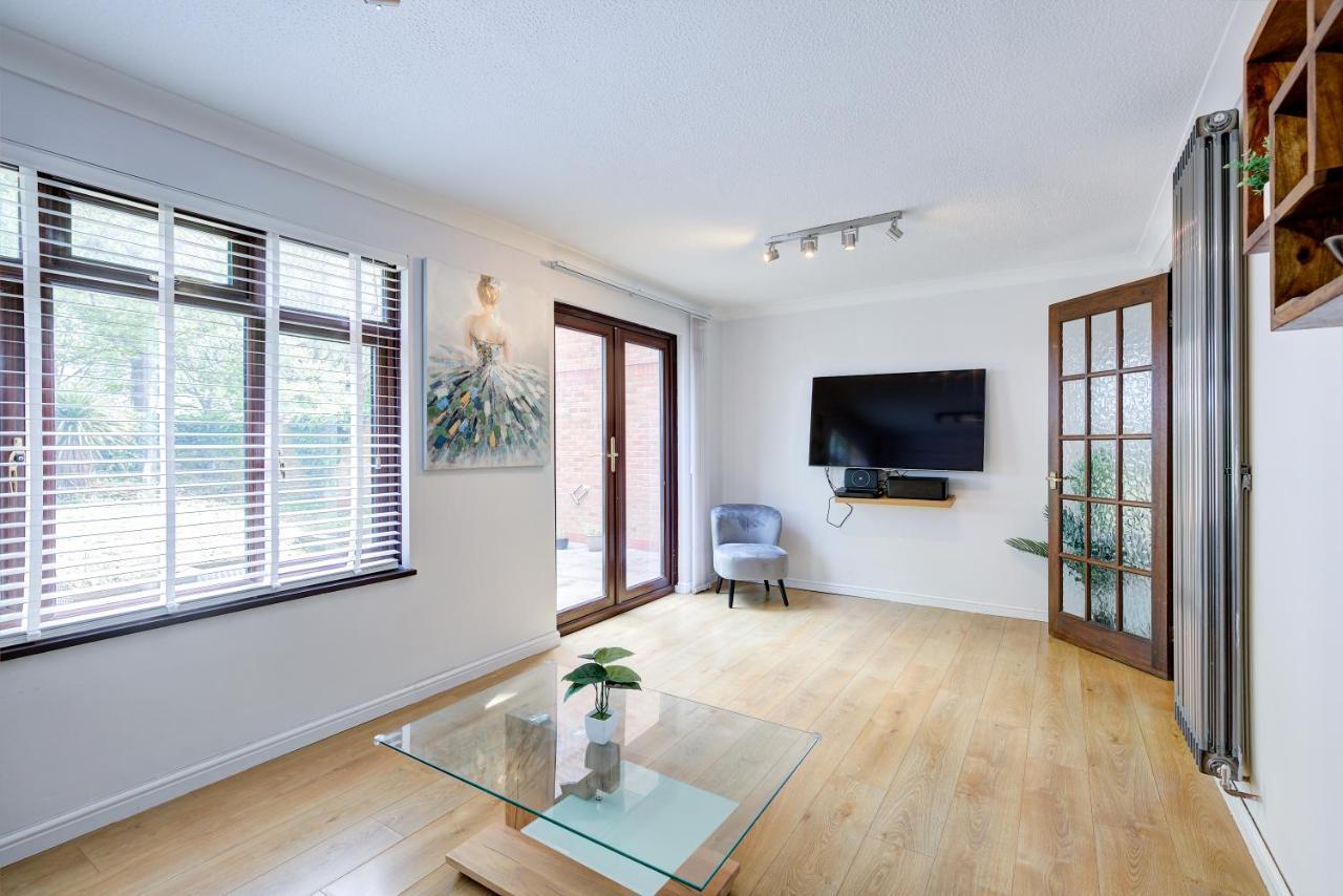 Great Location Free Parking Contractor Leisure Apartment