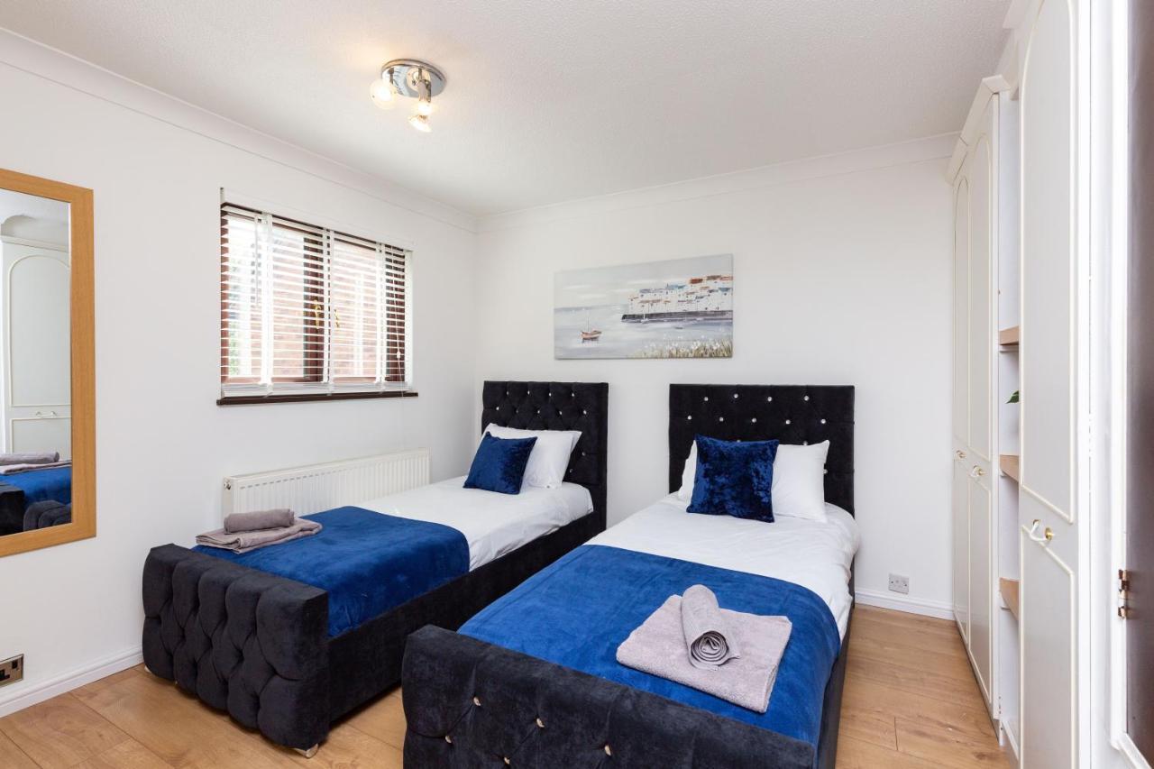 Great Location Free Parking Contractor Leisure