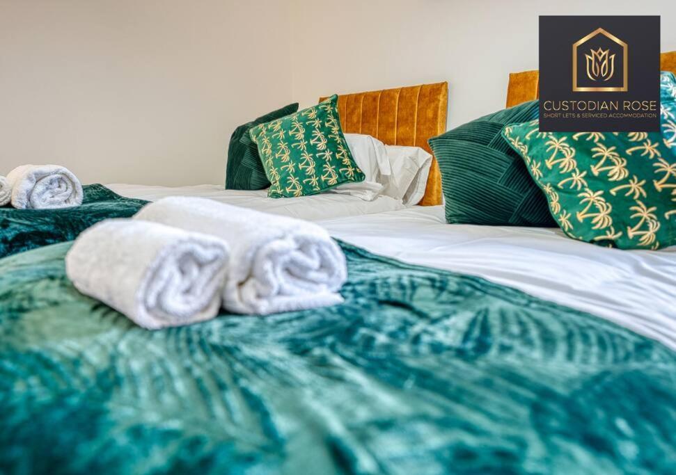 Two Bedroom - - New Year Discount Apartment *