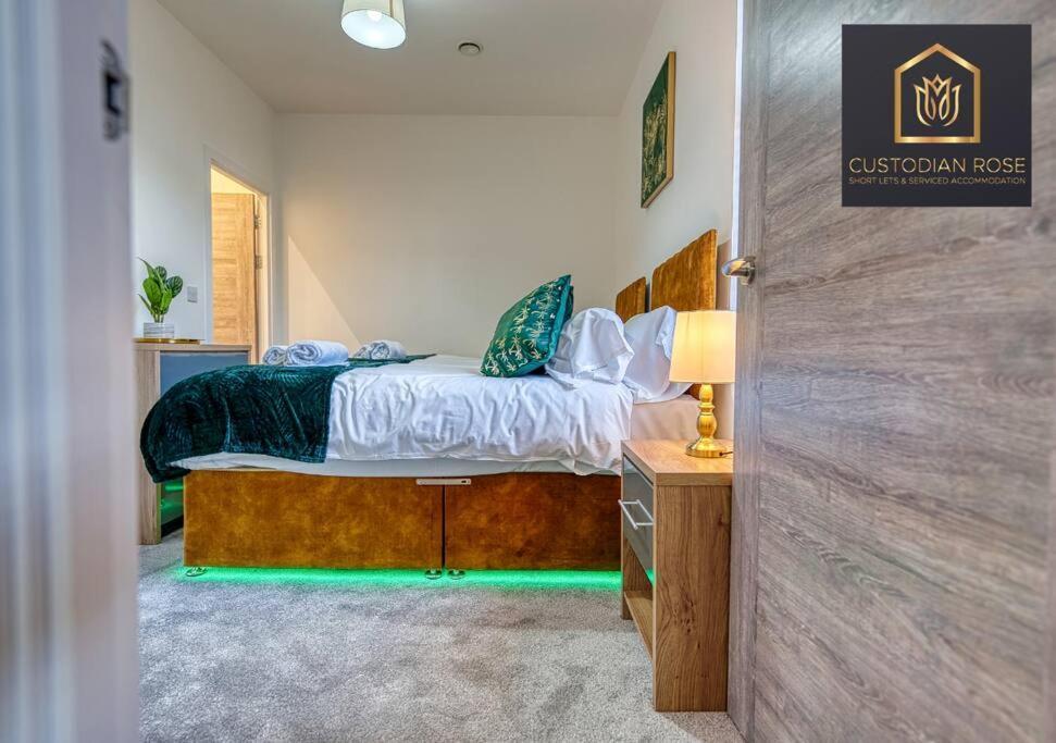 Two Bedroom - - New Year Discount Apartment Peterborough