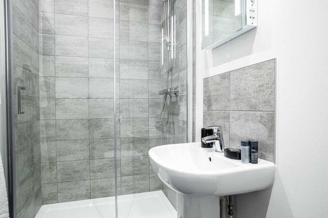 Bayard - 2 Bed Contractors Welcome Apartment *