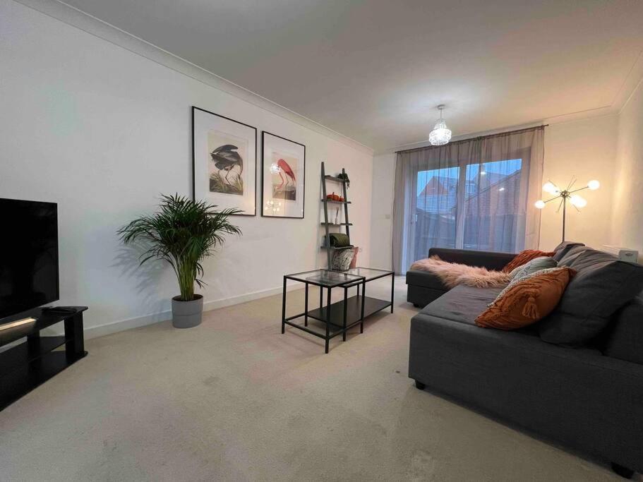Apartment Modern - Free Parking - Contractors Welcome Peterborough