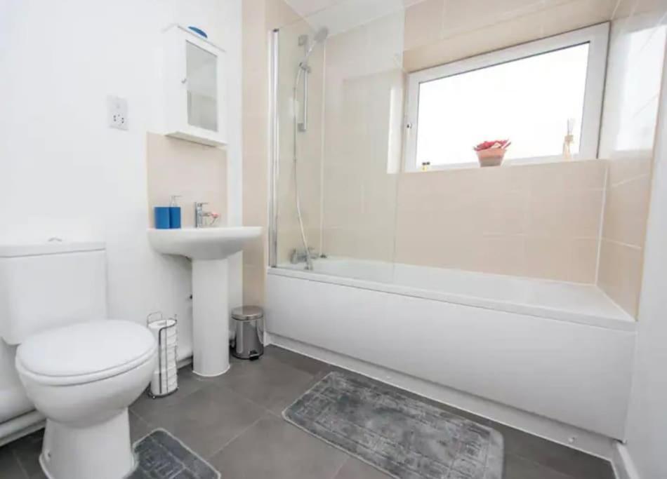 1 Bedroom Flat In Centre Peterborough