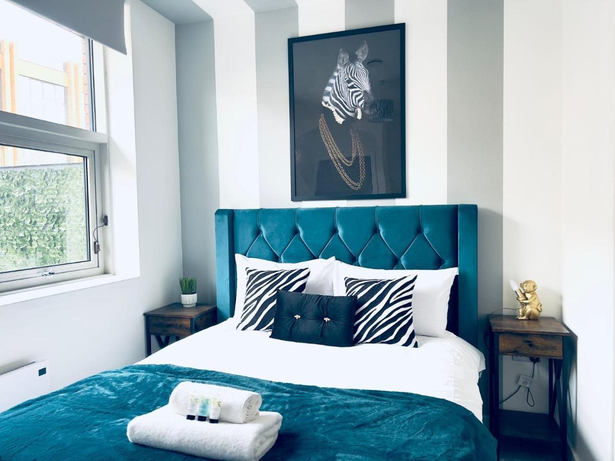 Kvm Lavish Style: Modern 2-bedroom With Free Parking *