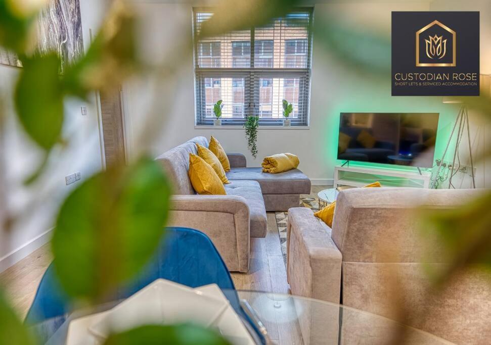 Two Bedroom - - New Year Discount Apartment