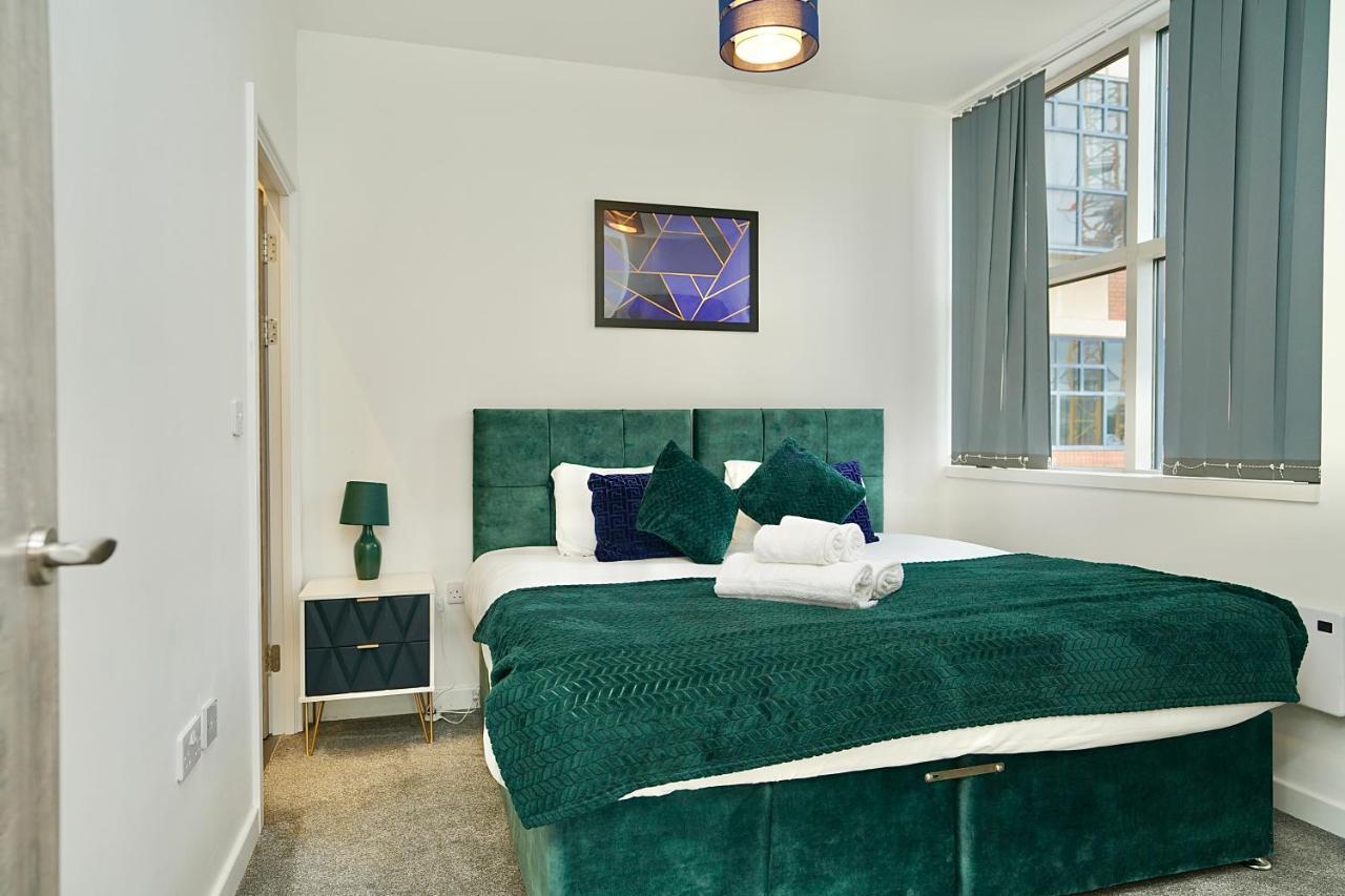Large Balcony With City View By Dh * Peterborough