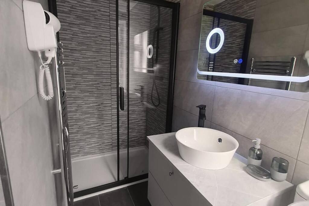 Welcome To Serenity Central! New Listing Discount! * Peterborough