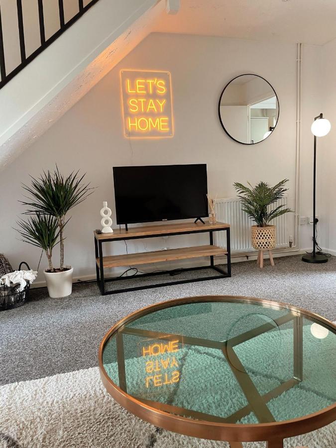 Cosy & Stylish From Apartment