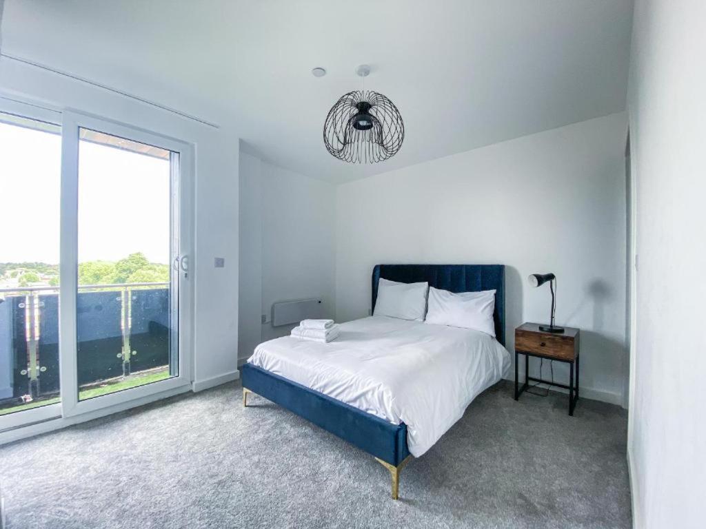 Bayard Plaza Penthouse Apartment *