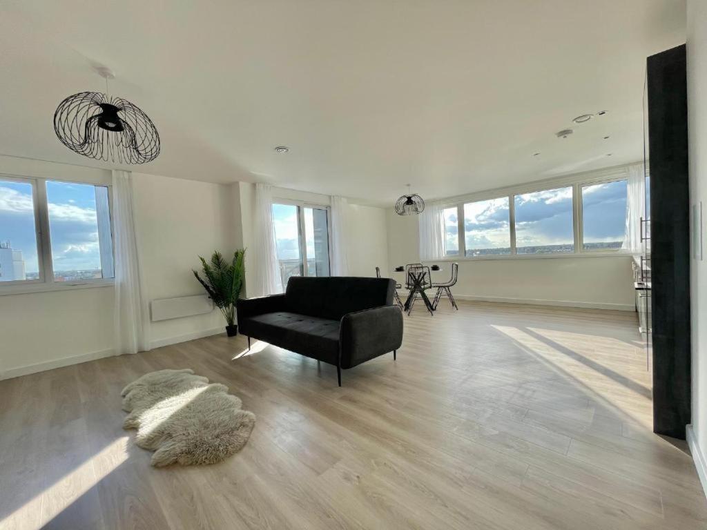 Bayard Plaza Penthouse *