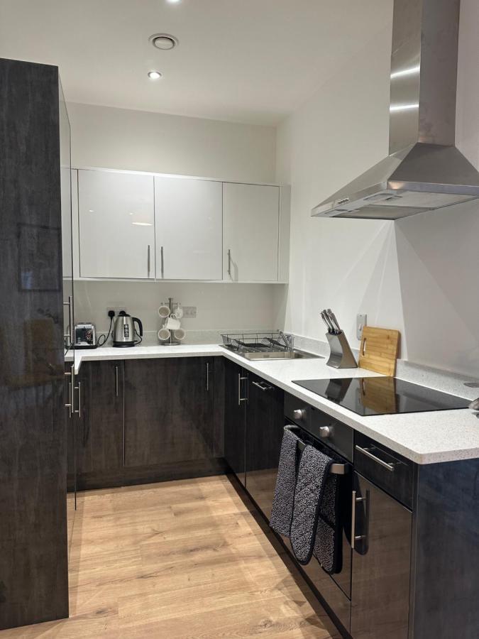 Sleek & Stylish By Dh Apartment