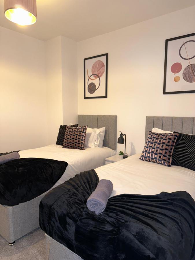 Sleek & Stylish By Dh Apartment